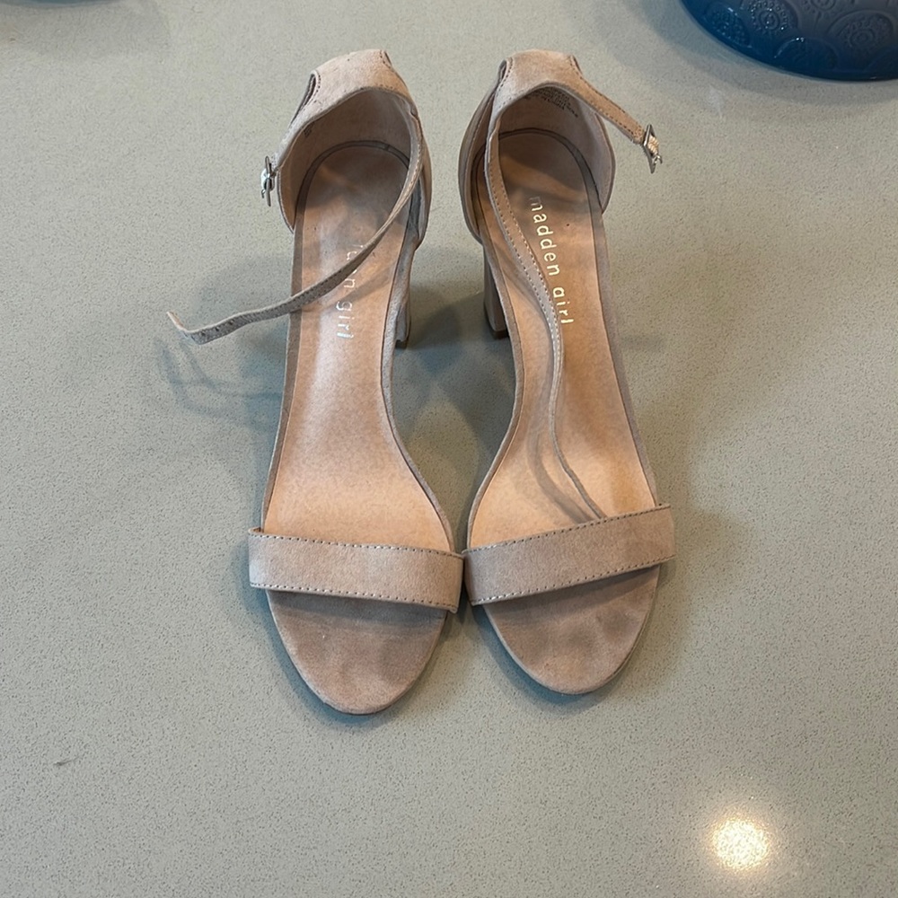 Steve Madden nude heels